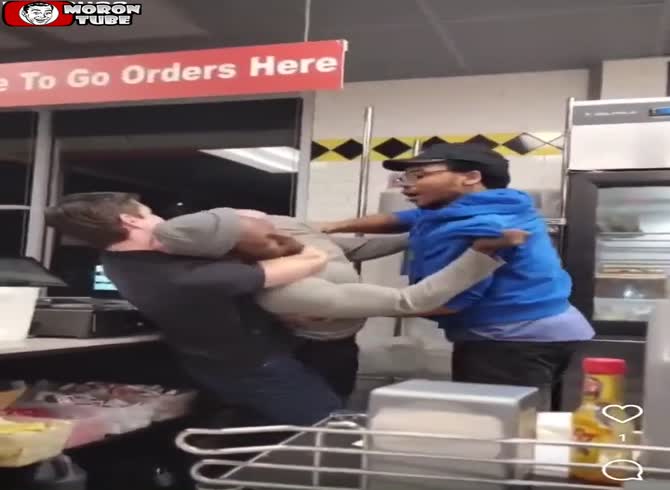 Video :An employee gets knocked down after breaking up a brawl in a restaurant